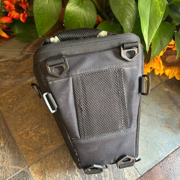 M-ROCK Yellowstone Top-Loading Holster Camera Case - Picture 5 of 14
